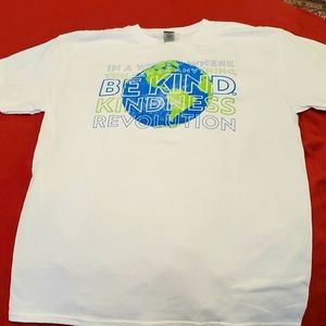 Gildan White T-Shirt Kindness Revolution Size Large